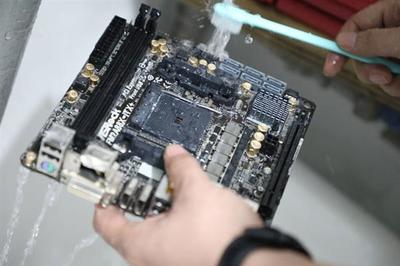 主板水洗可行嗎？實測結果驚人，安全操作需注意這幾點